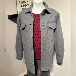 NWT Love Tree Gray Shirt Jacket Size S. Ready to be layered or worn on its own.